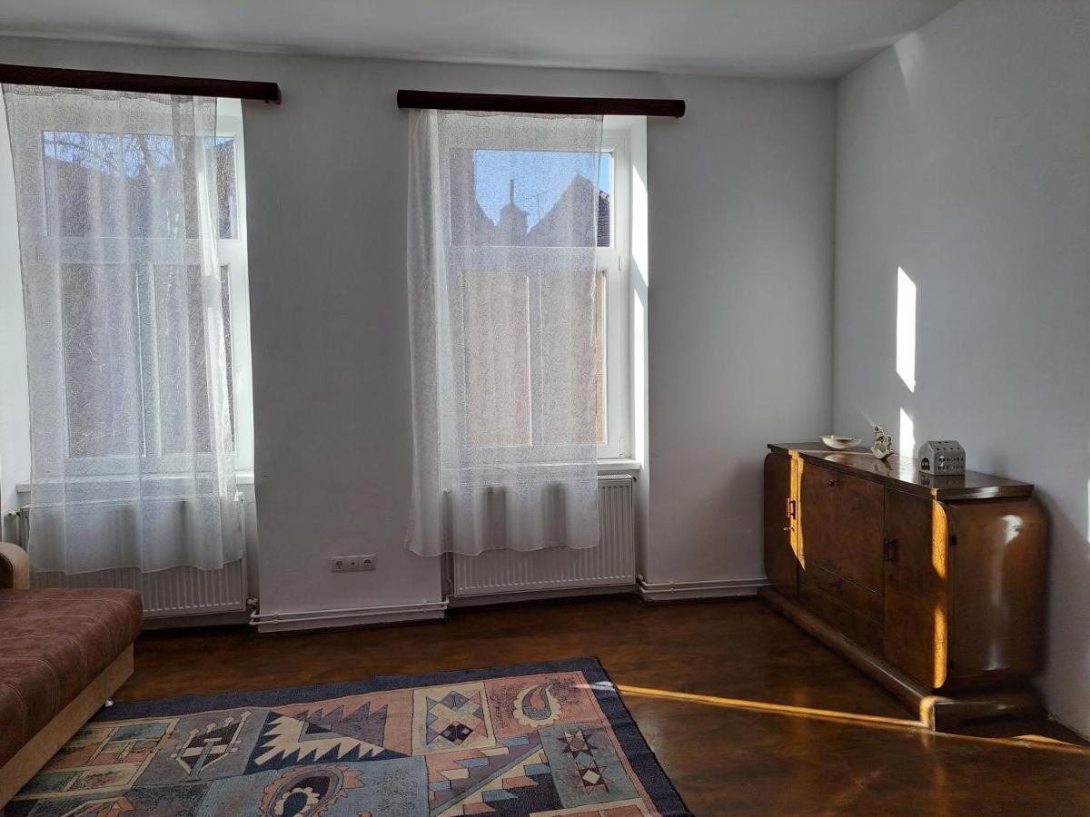 Cozy Apartment In The Heart Of Sibiu Esterno foto