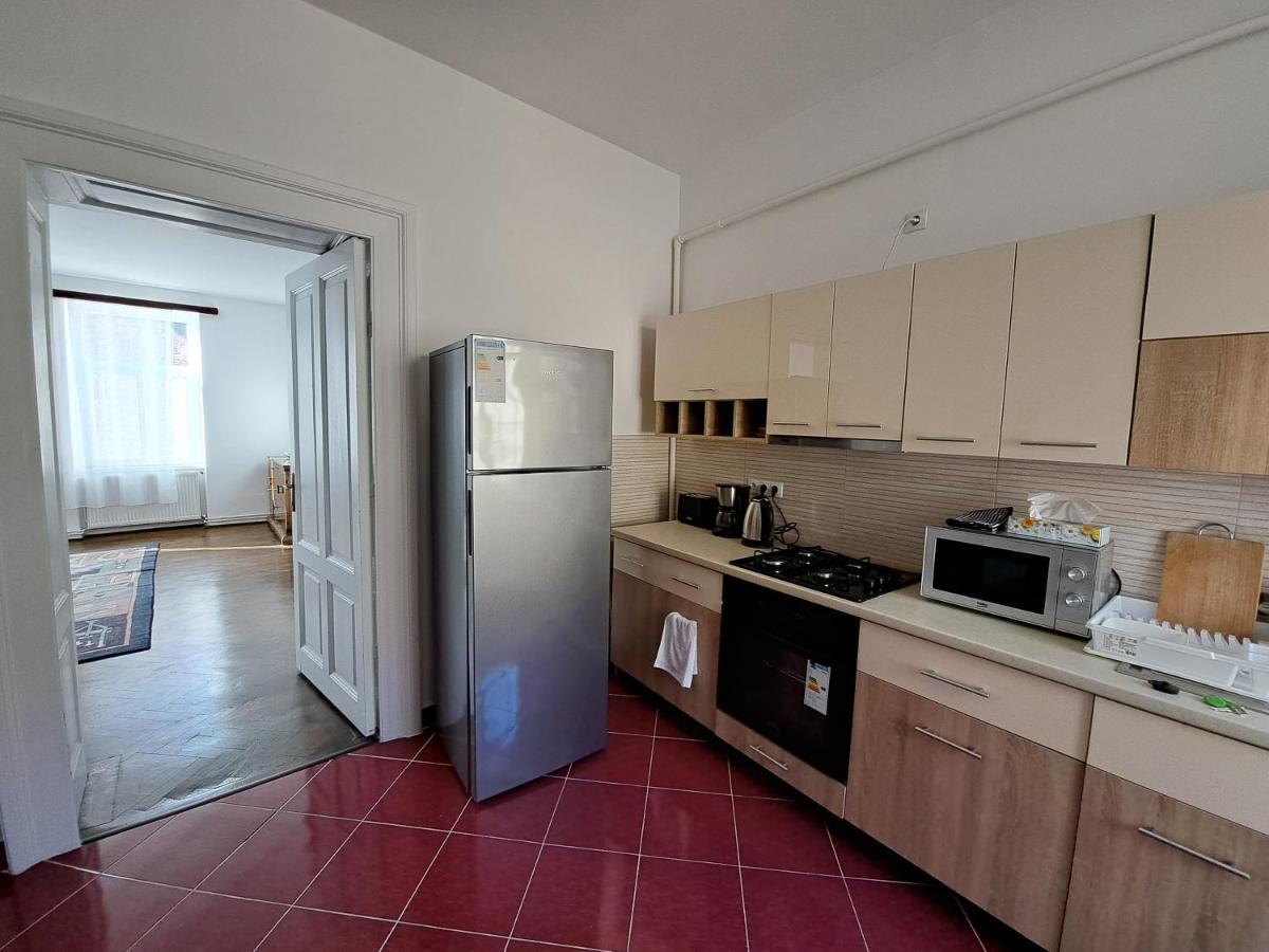 Cozy Apartment In The Heart Of Sibiu Esterno foto