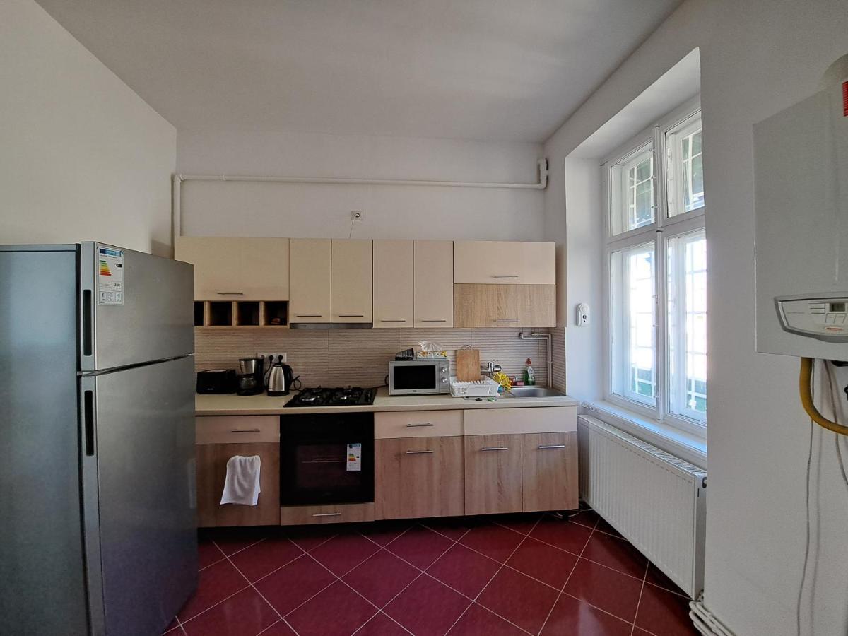 Cozy Apartment In The Heart Of Sibiu Esterno foto