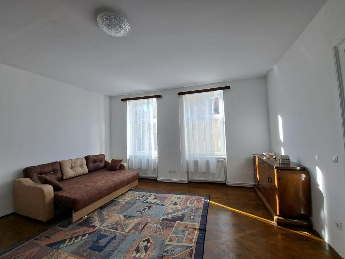 Cozy Apartment In The Heart Of Sibiu Esterno foto