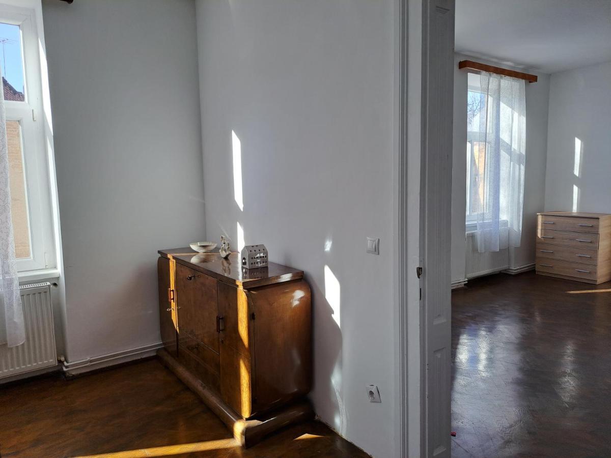 Cozy Apartment In The Heart Of Sibiu Esterno foto
